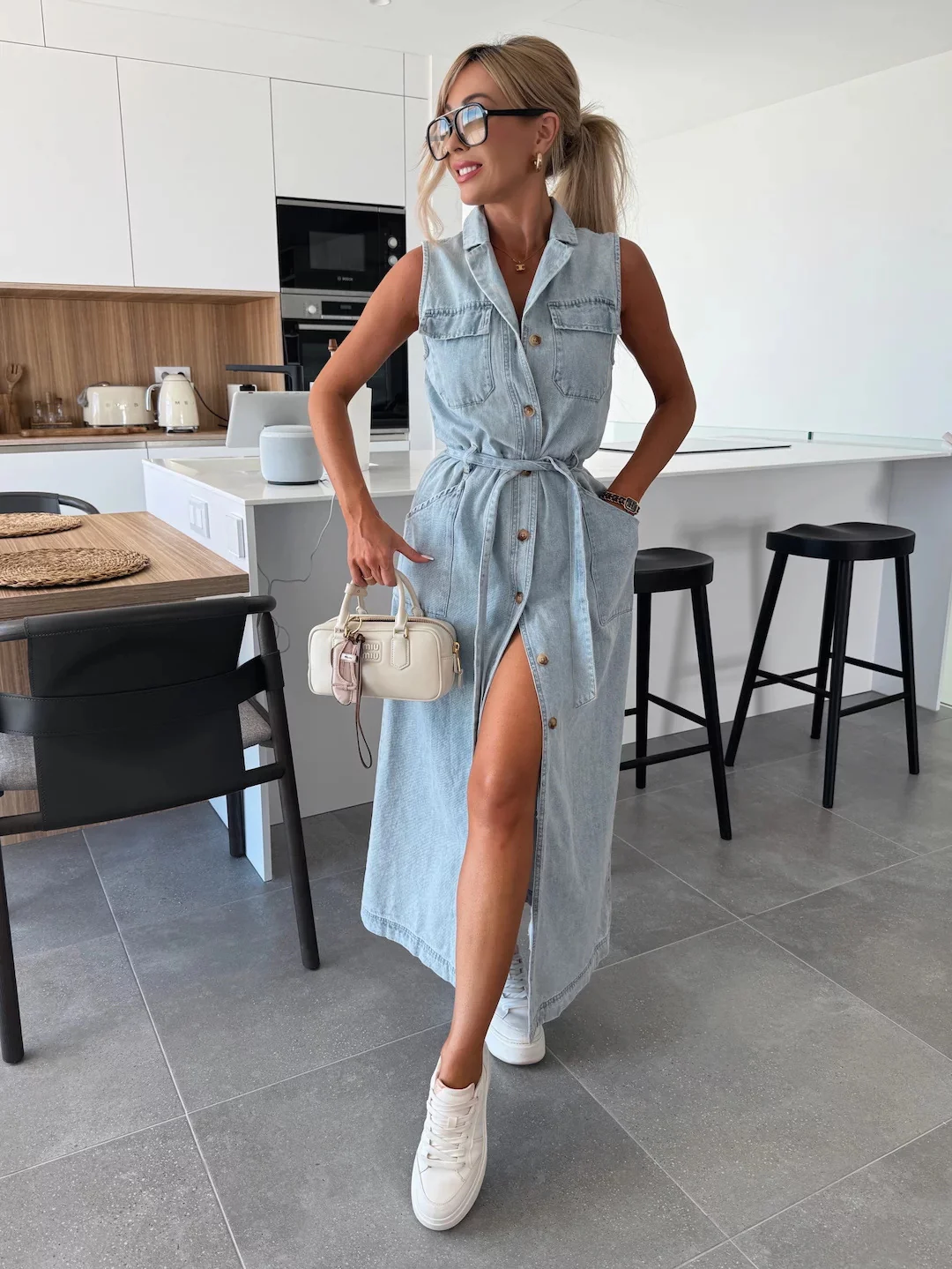 Chic Robe en Denim sans manche à col-V – Image 5