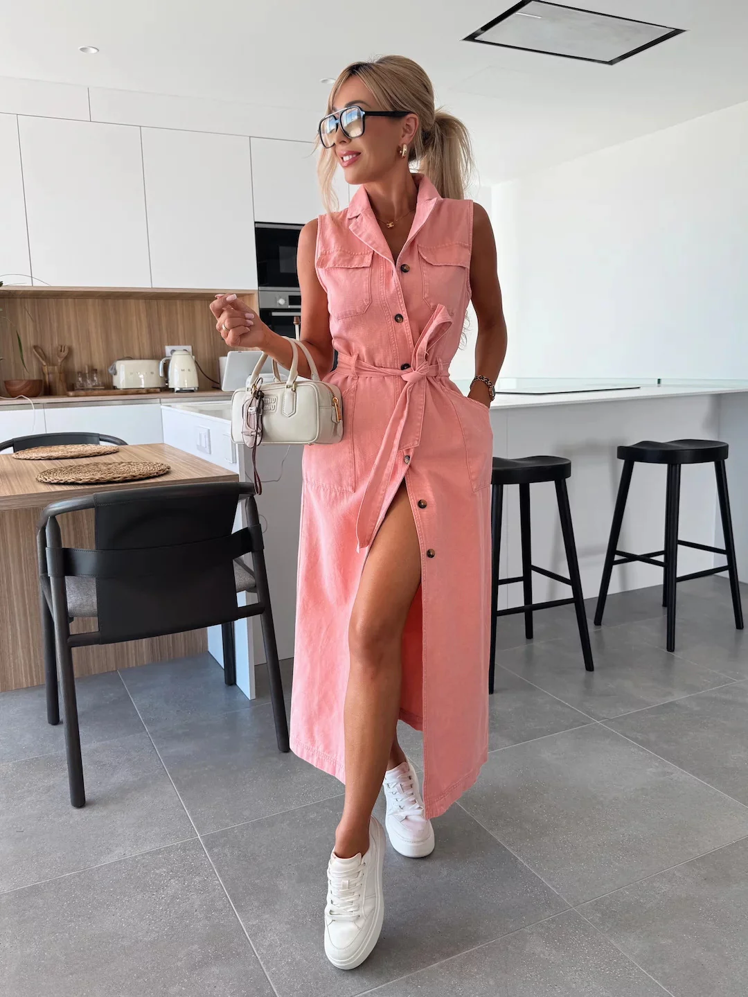 Chic Robe en Denim sans manche à col-V – Image 6