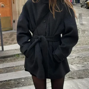 Manteau Court Chic Femme | Élégance Moderne & Taille Ajustable